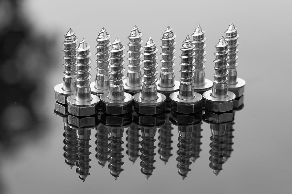 Chrome-Plating-On-Screws